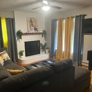 Serene Retreat! 420 Friendly In Designated Area, 3 Minutes To Downtown Villa
